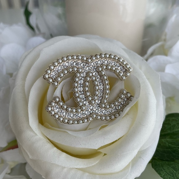 Chanel Pearly Framed Crystal CC Brooch - Picture 2 of 3